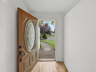 607 NW Heath St, Dallas, OR 97338 - photo 6