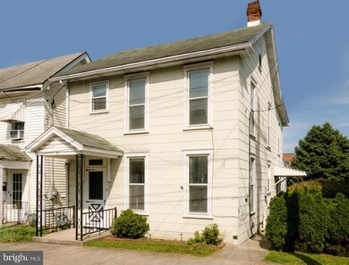 211 Park St, Waynesboro, PA 17268 - photo 2