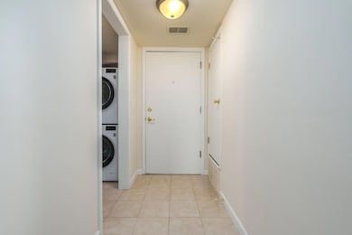 Kilgore_Ave_W_748_Unit204_Kalamazoo_4900