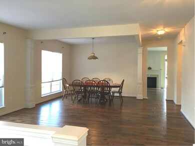 12416 Grantley Ct, Woodbridge, VA 22192 - photo 5