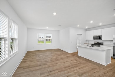 15254 Swallow Falls Way, Fishers, IN 46037 - photo 4