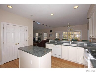 Open Kitchen with Breakfast Bar, island, 42
