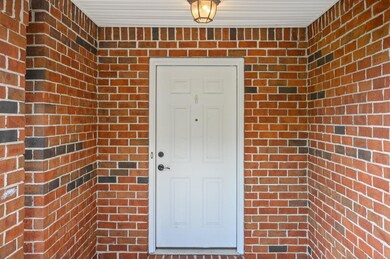 4-web-or-mls-2716 Paddock Cir-04