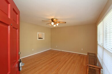 1073 Kentwood Circle (30)0030