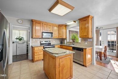 226 Marshview Cir, Angier, NC 27501 - photo 2