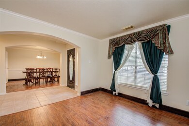 Formal Living/ Entry