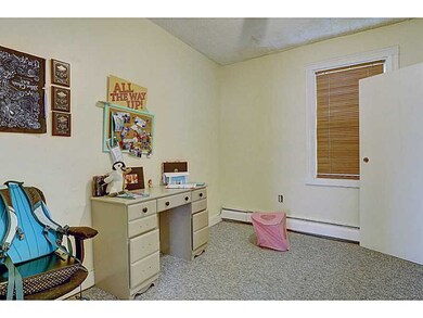 18 Evergreen St, Providence, RI 02906 - photo 6