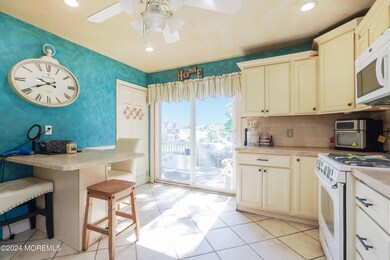 Durand Kitchen 2