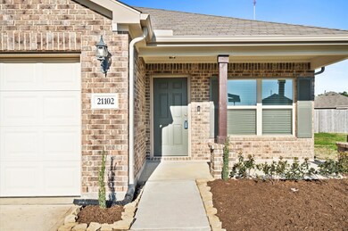21102 Secret Garden Ln, Tomball, TX 77377 - photo 2
