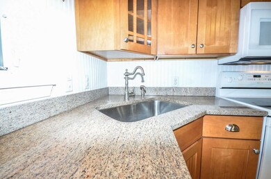 245 Hoyt St, Manchester, NH 03103 - photo 3