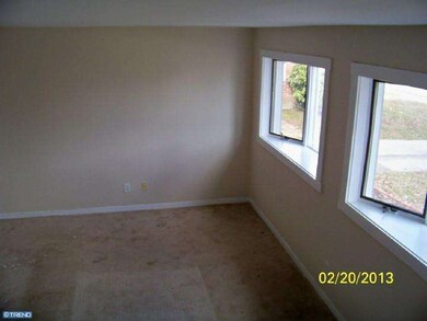 837 Bobwhite Ln, Secane, PA 19018 - photo 5