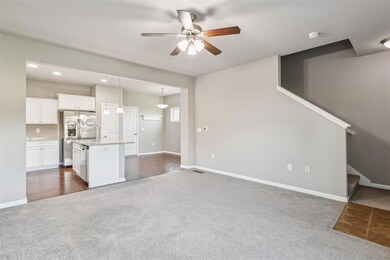 5867 Marble Cir, Johnston, IA 50131 - photo 4