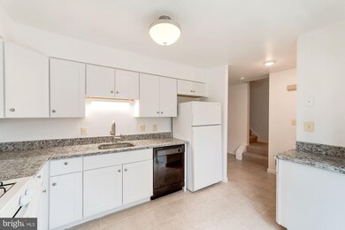 3027 Hickory Grove Ct, Fairfax, VA 22031 - photo 6