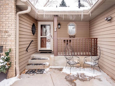 129 Hemlock Place, Saint Paul, MN 55127 - photo 4