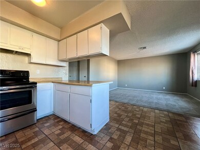 1920 Roosevelt St unit B, North Las Vegas, NV 89030 - photo 4