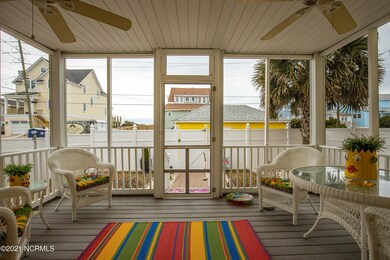 Screened-In Porch