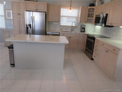 What a Beautiful, Functional Kitchen!