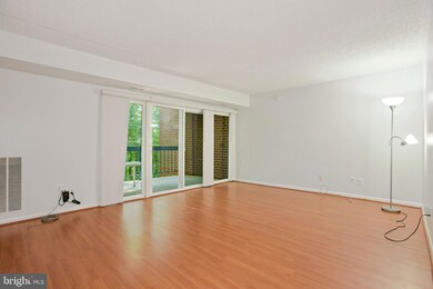 11802 Breton Ct unit 21B, Reston, VA 20191 - photo 2