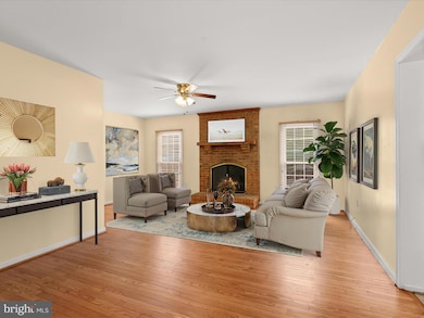 10316 Balsamwood Ct, Laurel, MD 20708 - photo 4