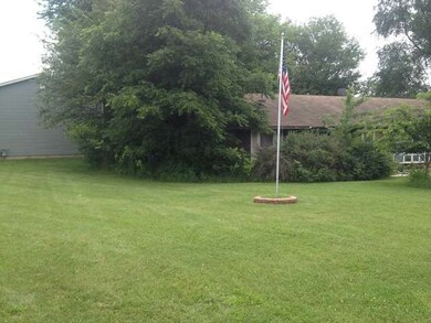 175 Kings Rd, Carpentersville, IL 60110 - photo 2