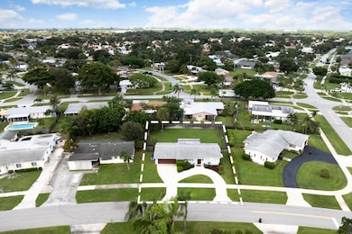 760 Cinnamon Rd, North Palm Beach, FL 33408 - photo 3