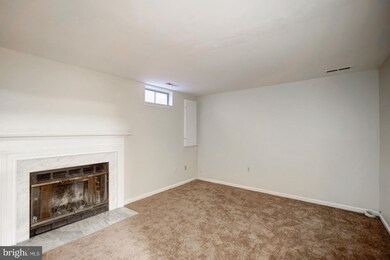 14922 Dunvegan Ct, Silver Spring, MD 20906 - photo 3