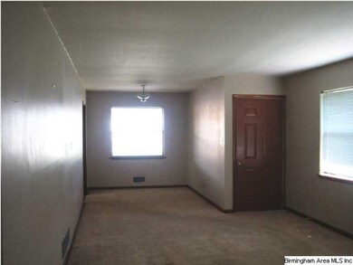 Huge ,big , living and dining room.Hardwood under 