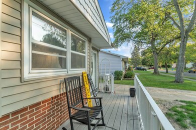 06-4323-Stillwell-Ave-WindowStill-R