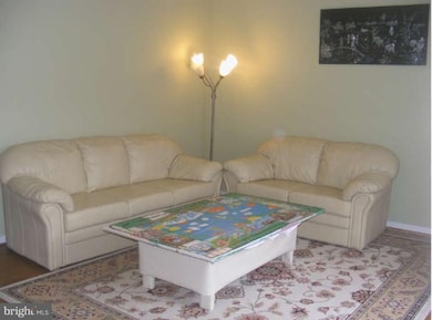 22304 Lost Branch Cir, Ashburn, VA 20148 - photo 3