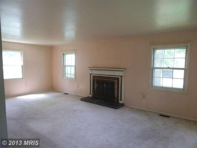 8718 Crystal Rock Ln, Laurel, MD 20708 - photo 2