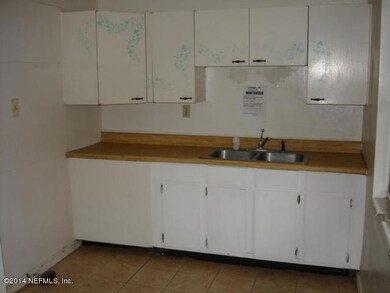 2839 Parr Ct E, Jacksonville, FL 32216 - photo 4