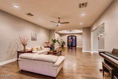 5101 E Mountain View Rd-small-006-9-Livi