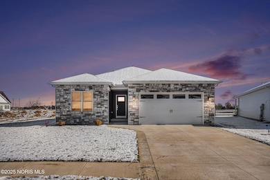 244 E Bay Harbor Ct, Bowling Green, OH 43402 - photo 2