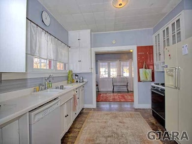 With all appliances staying