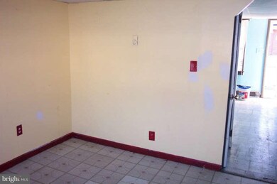 240 S 3rd St, Chambersburg, PA 17201 - photo 6