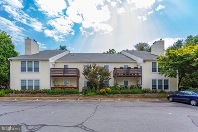 9921 Oakton Terrace Rd, Oakton, VA 22124 - photo 2