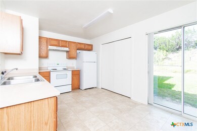 3708 Malibu Ln unit D, Killeen, TX 76543 - photo 5