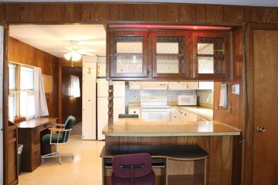 05 Living to Kitchen