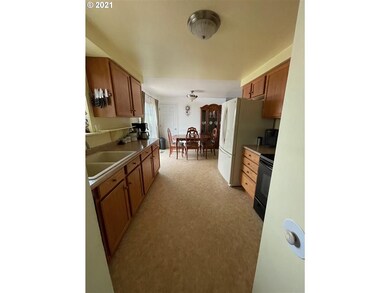 417 Placer St, Rogue River, OR 97537 - photo 6