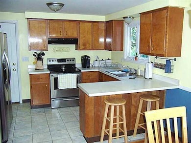Kitchen. Stainless appliances 2006.