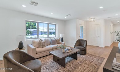 4048 E Coolidge St-large-004-020-TOD9224