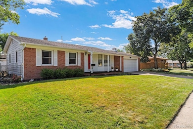 1610 Ravenswood Dr, Lansing, MI 48917 - photo 5