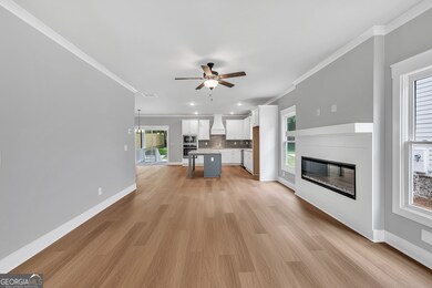 006 - Bright open family room