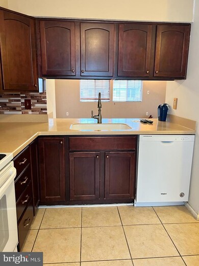 4328 Regalwood Terrace, Burtonsville, MD 20866 - photo 5