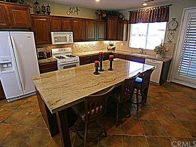 Large Island! Great for Entertaining!