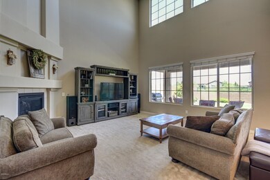 1934 E Crescent Way-20