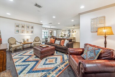 2018 Chippendale Rd, Houston, TX 77018 - photo 5