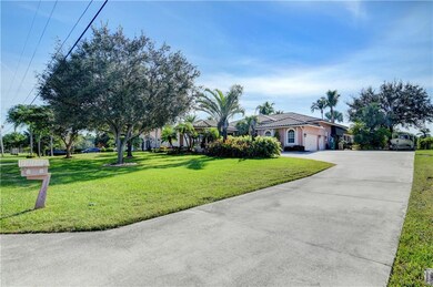 11050 SW 23rd St, Davie, FL 33324 - photo 4