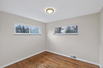 8663 Mockingbird Ln, Cincinnati, OH 45231 - photo 7