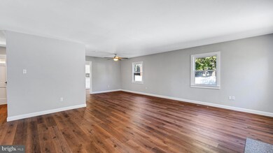 12710 Clearfield Dr, Bowie, MD 20715 - photo 4